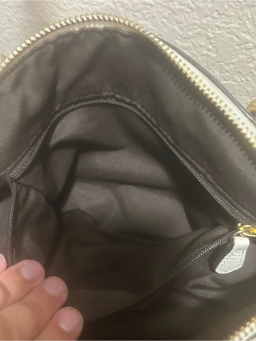 Authentic COACH Cream Pebbled Leather Crossbody Shoulder Bag with Gold Hardware